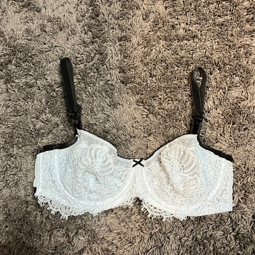 Victoria secret light blue unlined lace push-up w/no padding bra NWOT